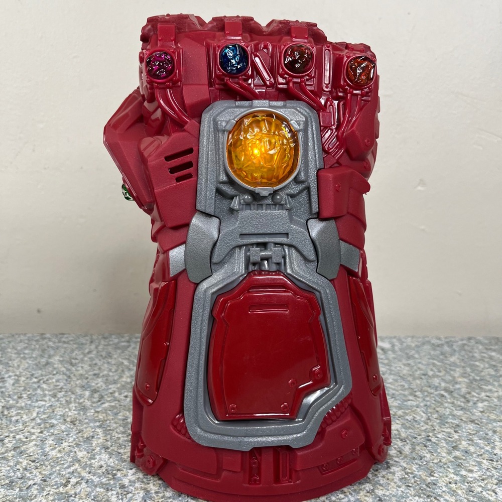 Hasbro Marvel Avengers Infinity Gauntlet Electronic Toy Red 2018 Light Up Sound
